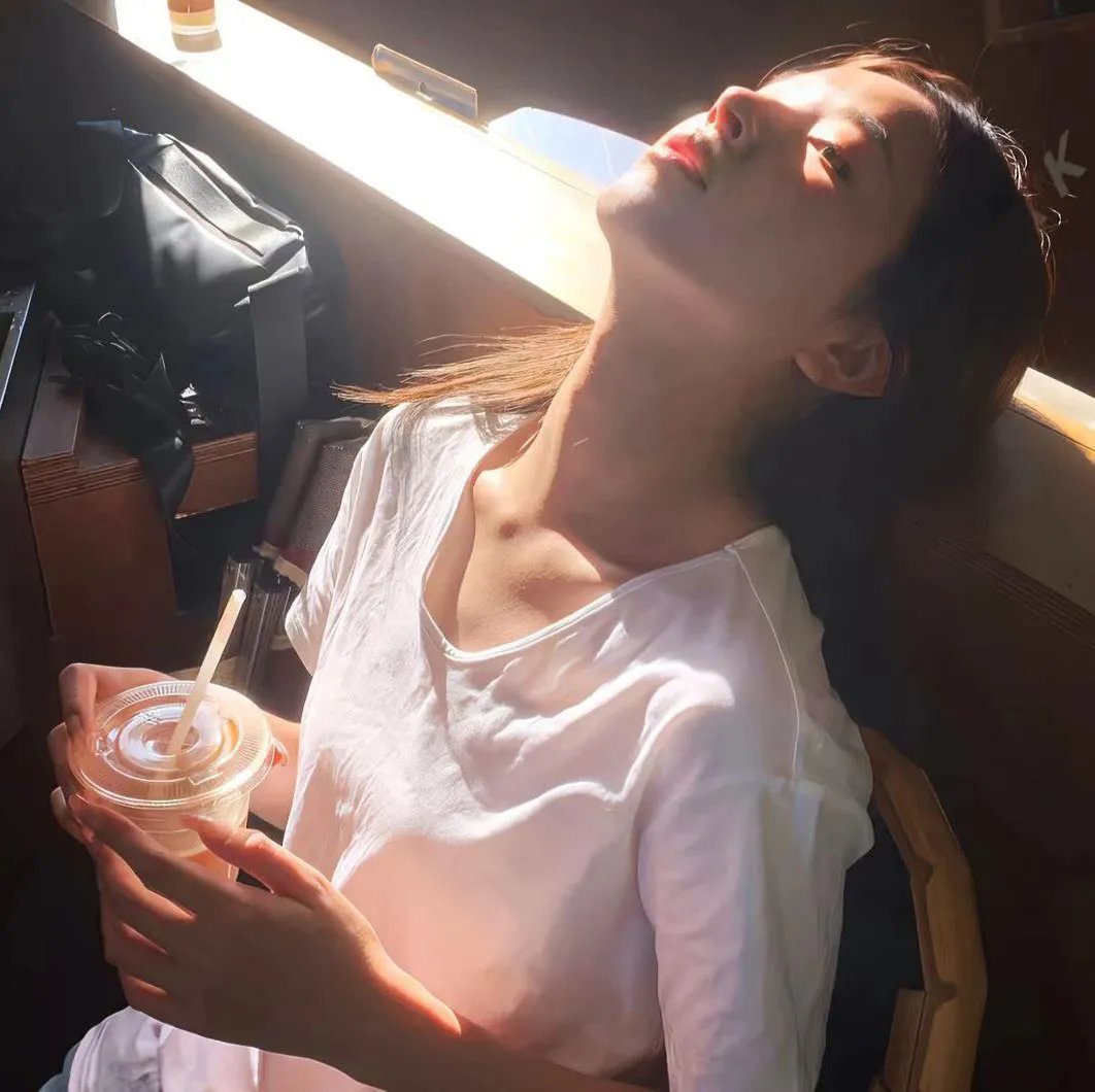 与彩云相遇2023